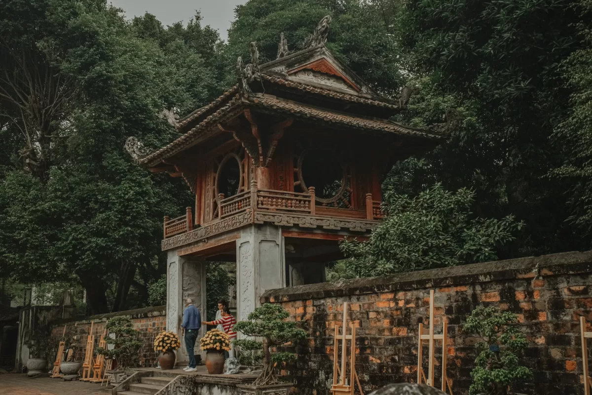 discover hanoi temple of literature