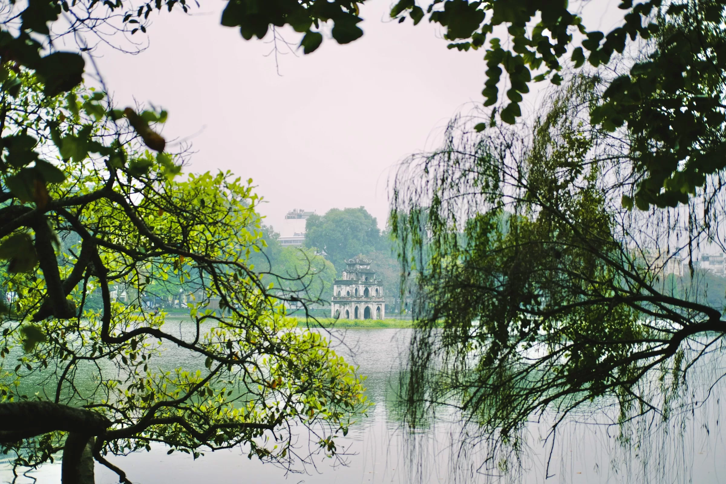 discover hanoi hoankiem lake